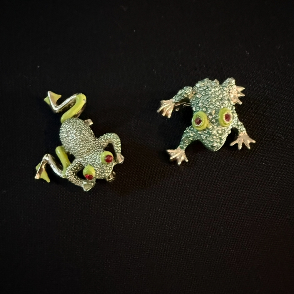 Cute Frog Brooches - Green and Yellow Enamel Set